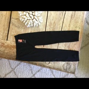 Miss Juli Seamless Black Cropped Leggings